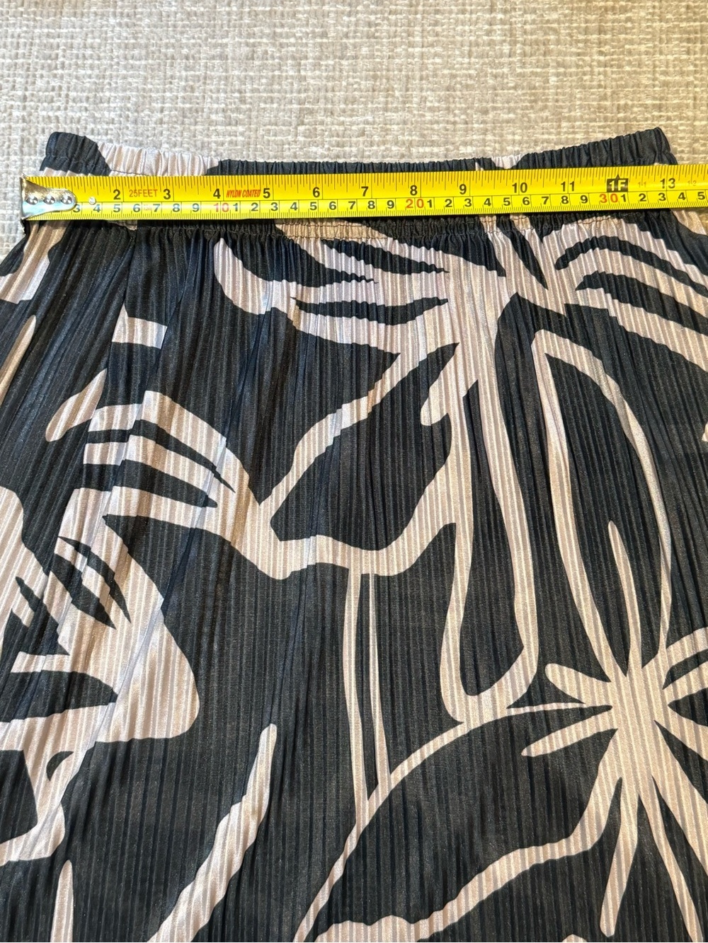 2 Pleated Abstract Print Midi Skirt Olive Green/Cream & Cream/Forest Green L/XL - Picture 10 of 15